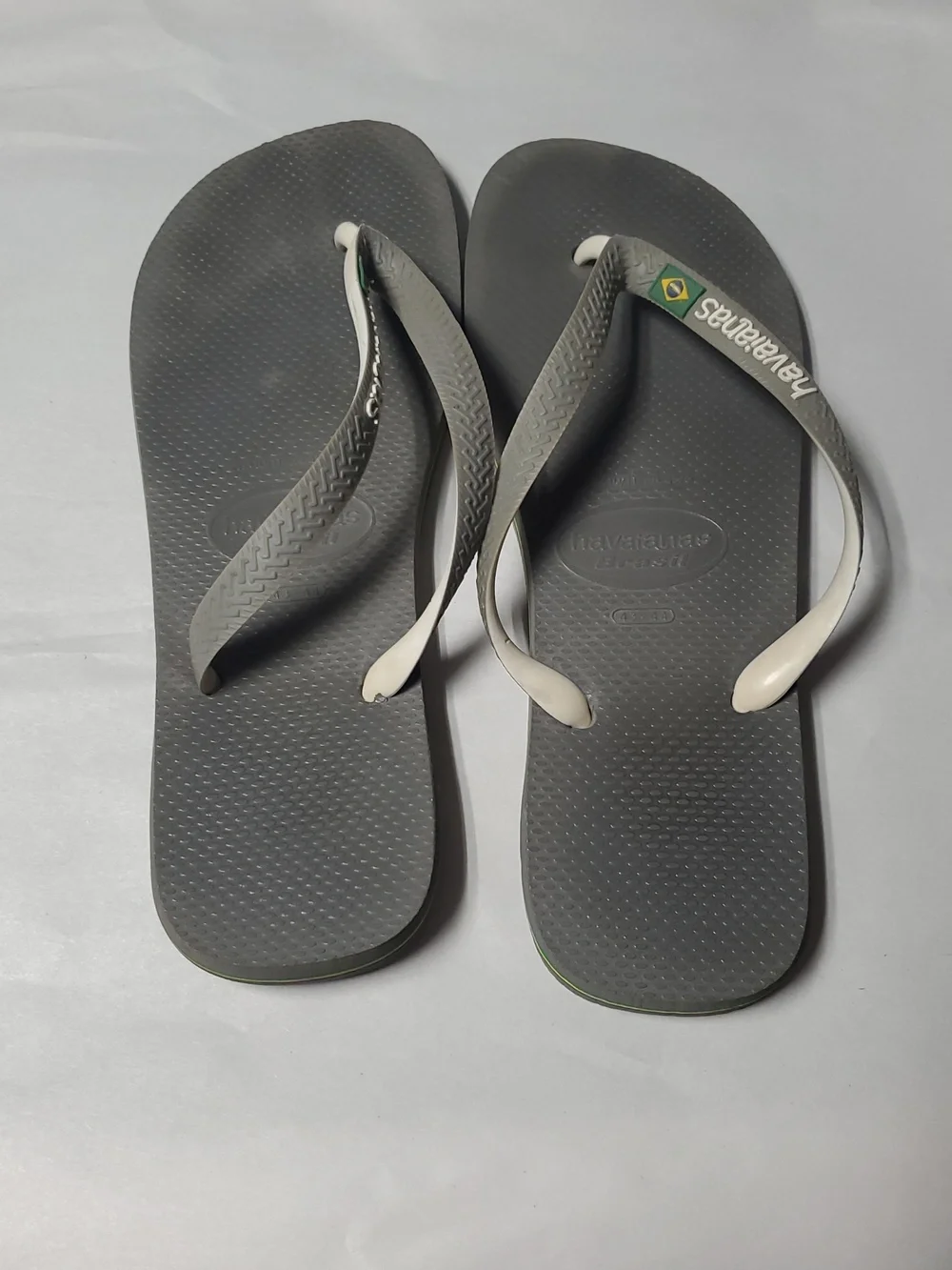 Havaianas Mens Brasil Logo-Embossed Rubber Flip Flops Size 10/11 Grey SummerSurf